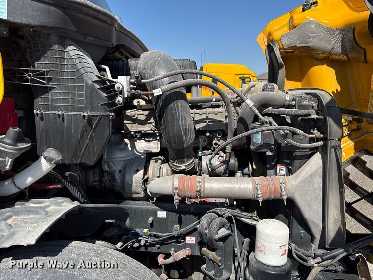 2021 Freightliner CASCADIA 126