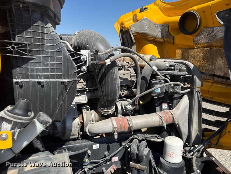 2021 Freightliner CASCADIA 126