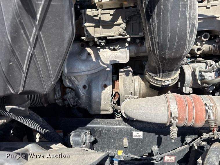 2021 Freightliner CASCADIA 126