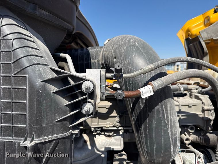 2021 Freightliner CASCADIA 126