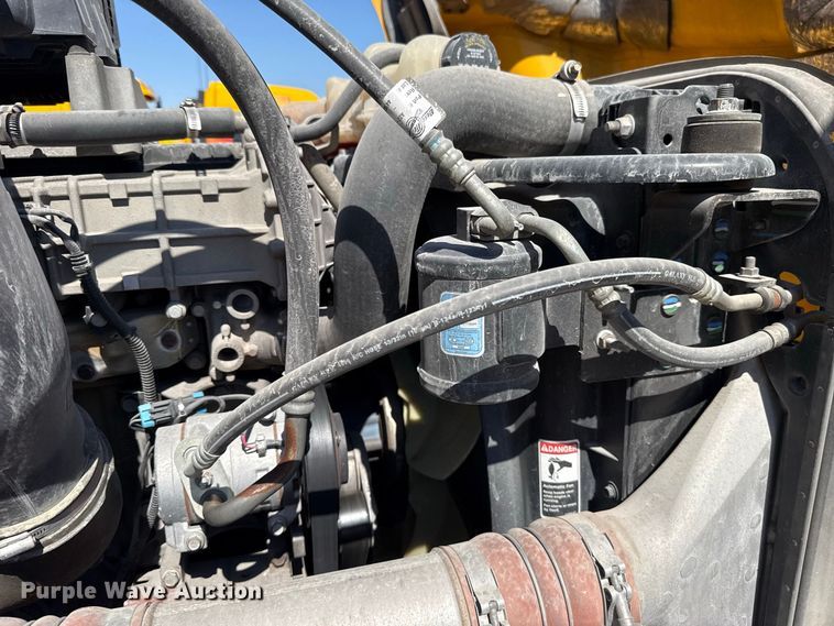 2021 Freightliner CASCADIA 126