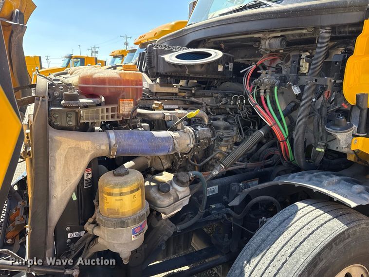 2021 Freightliner CASCADIA 126