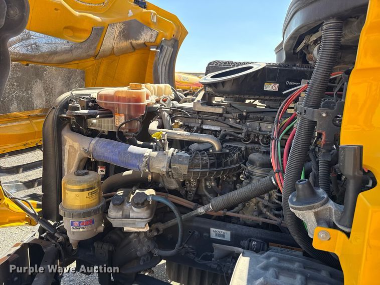 2021 Freightliner CASCADIA 126