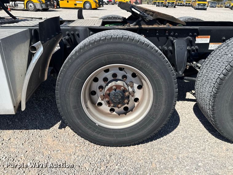 2021 Freightliner CASCADIA 126