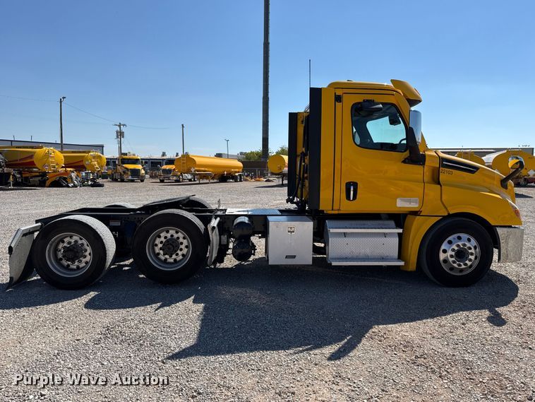 image for item FC4494 2023 Freightliner Cascadia 126 semi truck