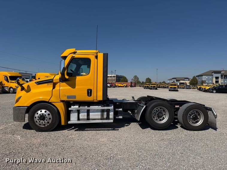 image for item FC4494 2023 Freightliner Cascadia 126 semi truck