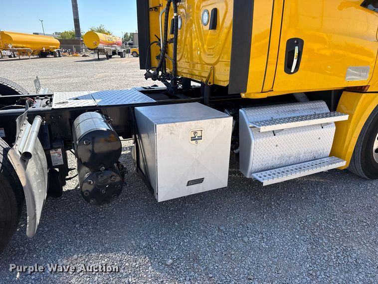 image for item FC4494 2023 Freightliner Cascadia 126 semi truck