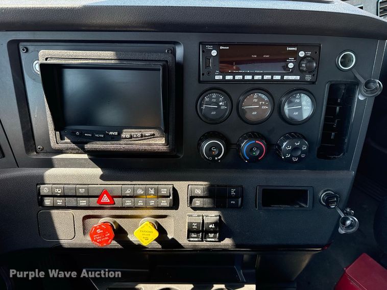 image for item FC4494 2023 Freightliner Cascadia 126 semi truck