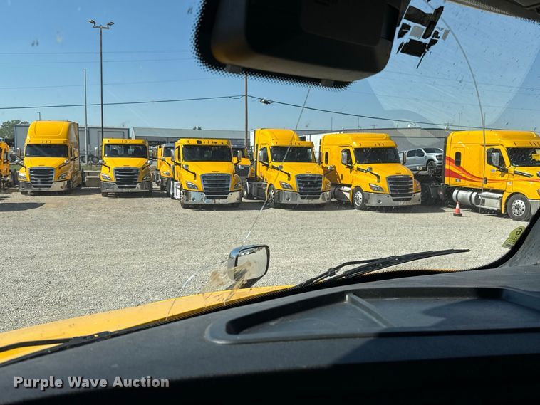 image for item FC4494 2023 Freightliner Cascadia 126 semi truck