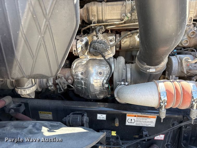image for item FC4494 2023 Freightliner Cascadia 126 semi truck
