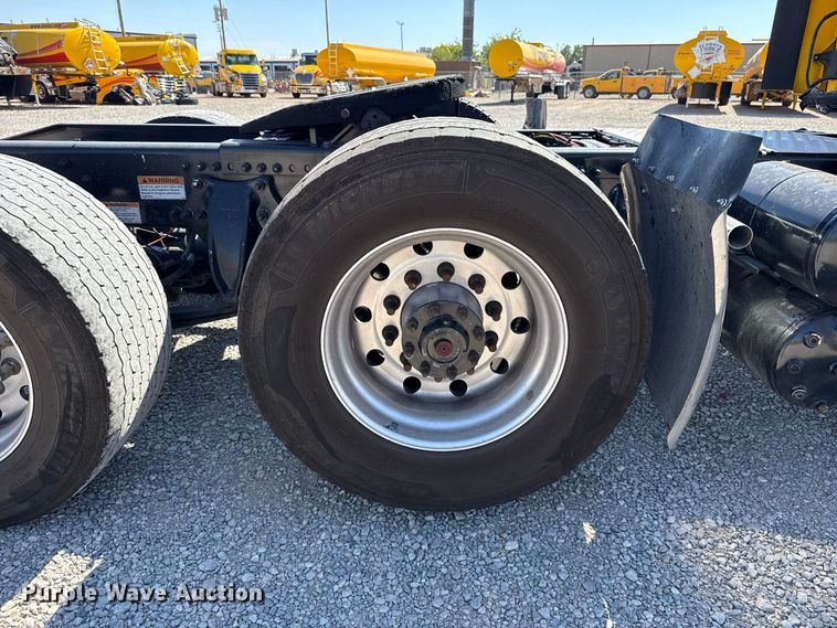image for item FC4494 2023 Freightliner Cascadia 126 semi truck