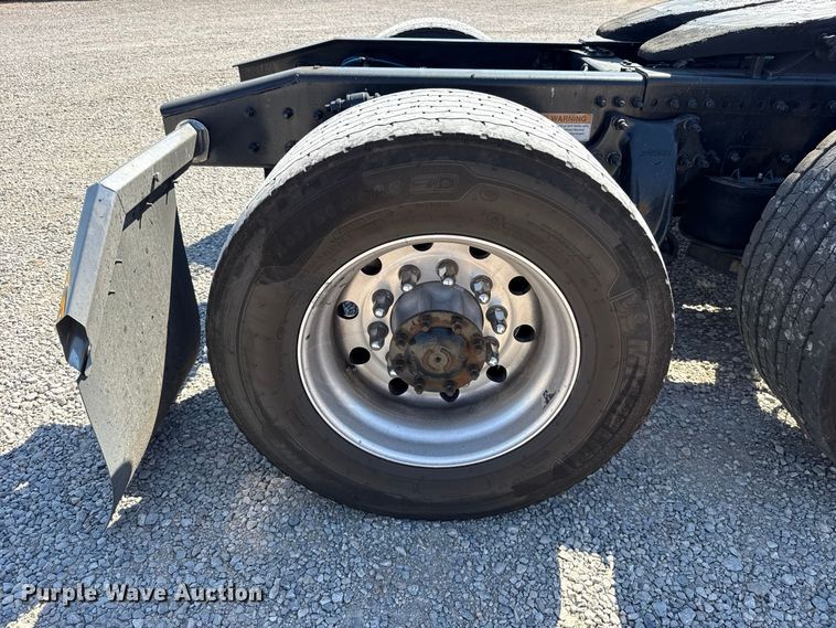 image for item FC4494 2023 Freightliner Cascadia 126 semi truck