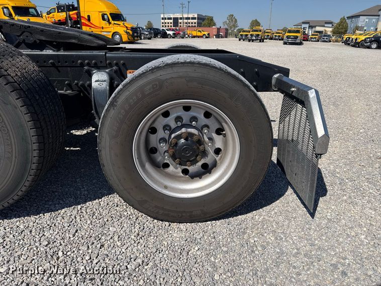 image for item FC4494 2023 Freightliner Cascadia 126 semi truck