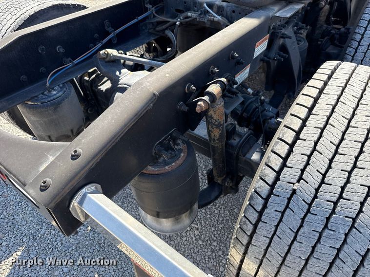 image for item FC4495 2021 Freightliner Cascadia 126 semi truck