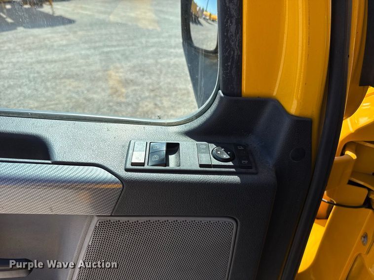 image for item FC4495 2021 Freightliner Cascadia 126 semi truck