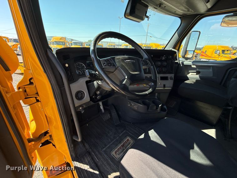 image for item FC4495 2021 Freightliner Cascadia 126 semi truck