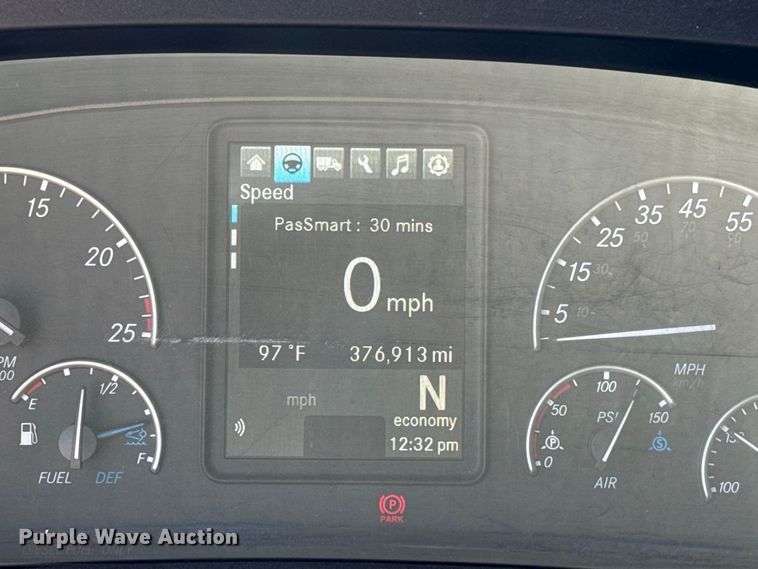 image for item FC4495 2021 Freightliner Cascadia 126 semi truck