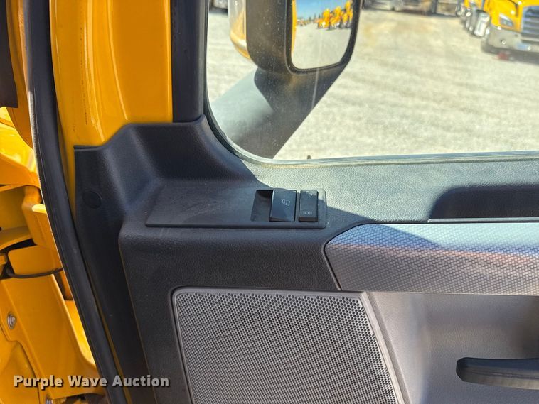 image for item FC4495 2021 Freightliner Cascadia 126 semi truck