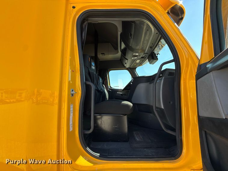 image for item FC4495 2021 Freightliner Cascadia 126 semi truck