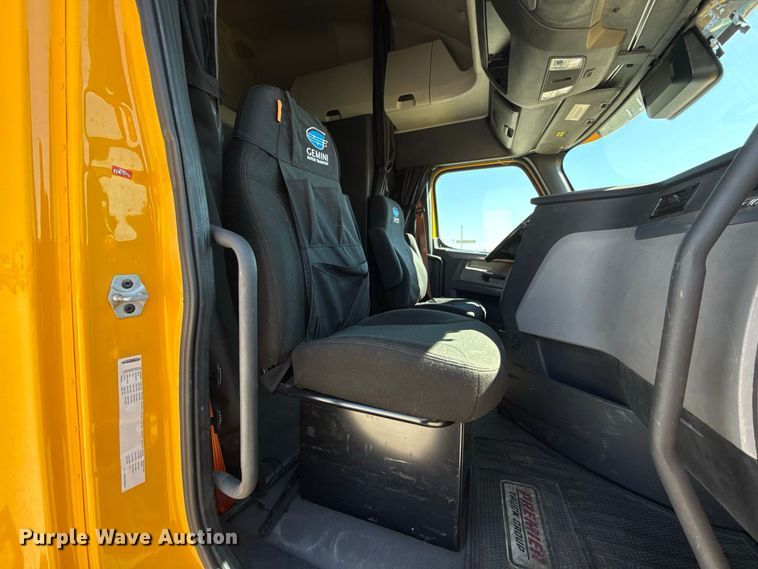 image for item FC4495 2021 Freightliner Cascadia 126 semi truck