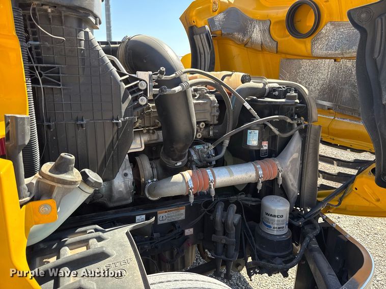 image for item FC4495 2021 Freightliner Cascadia 126 semi truck