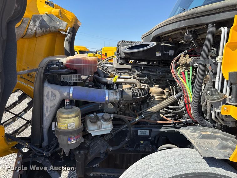 image for item FC4495 2021 Freightliner Cascadia 126 semi truck