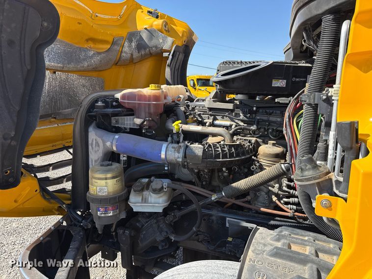 image for item FC4495 2021 Freightliner Cascadia 126 semi truck