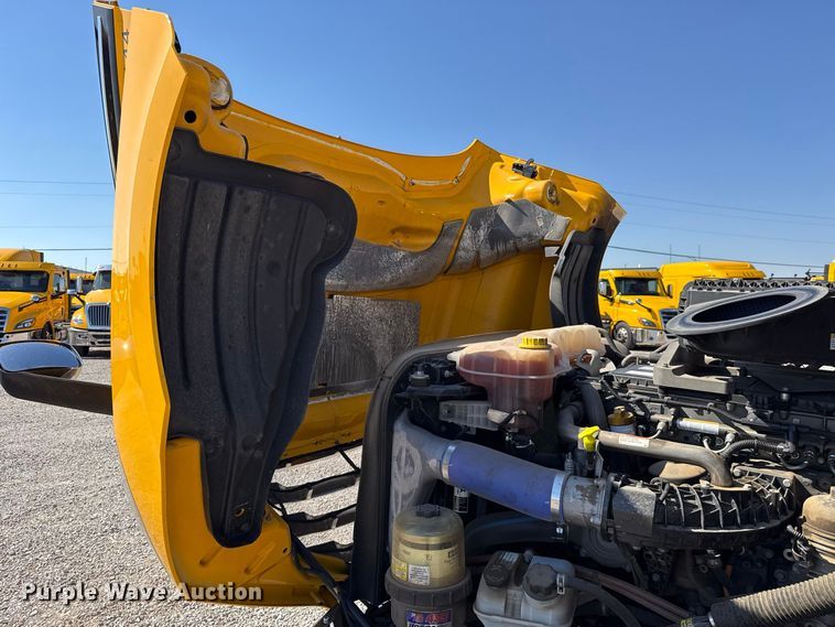 image for item FC4495 2021 Freightliner Cascadia 126 semi truck