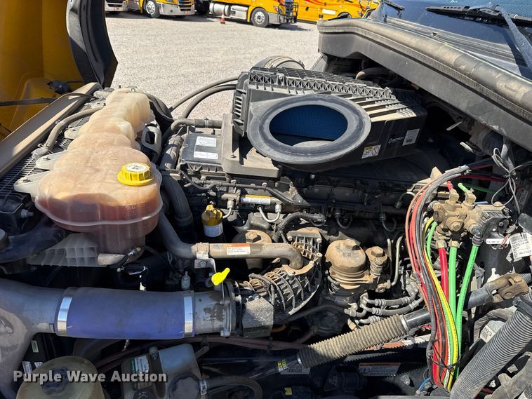 image for item FC4495 2021 Freightliner Cascadia 126 semi truck