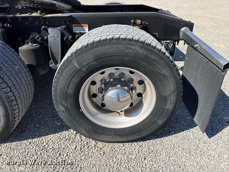 image for item FC4495 2021 Freightliner Cascadia 126 semi truck