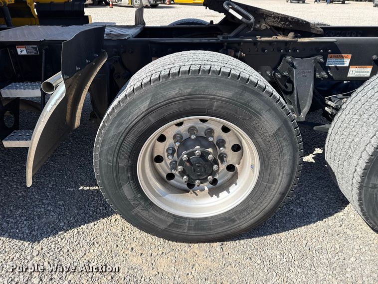 image for item FC4495 2021 Freightliner Cascadia 126 semi truck