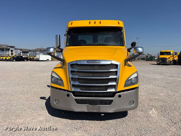 image for item FC4496 2022 Freightliner Cascadia 126 semi truck