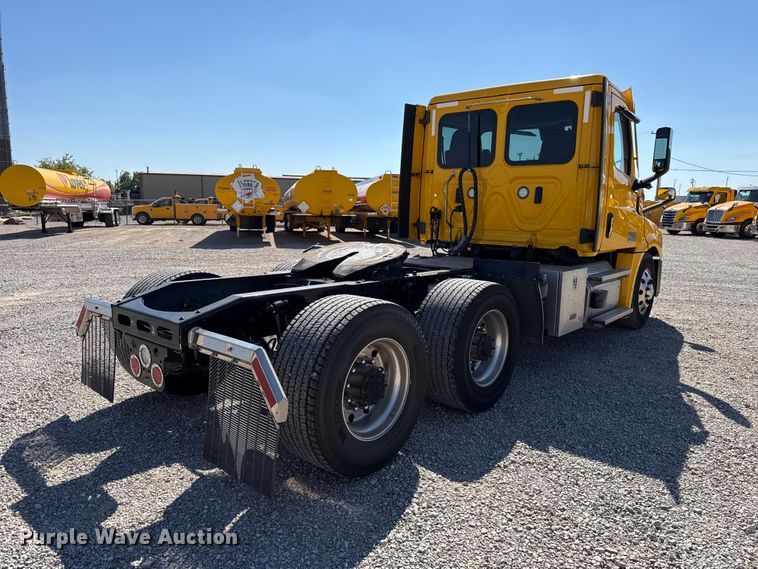 image for item FC4496 2022 Freightliner Cascadia 126 semi truck