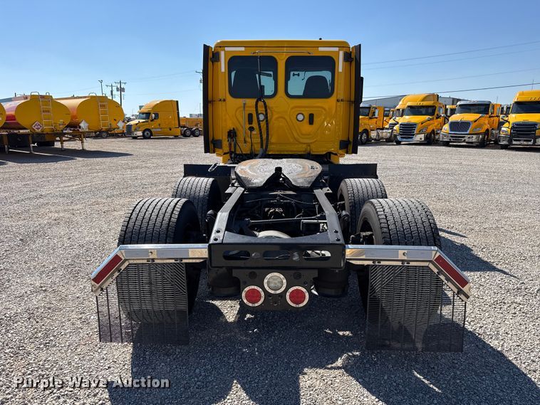image for item FC4496 2022 Freightliner Cascadia 126 semi truck
