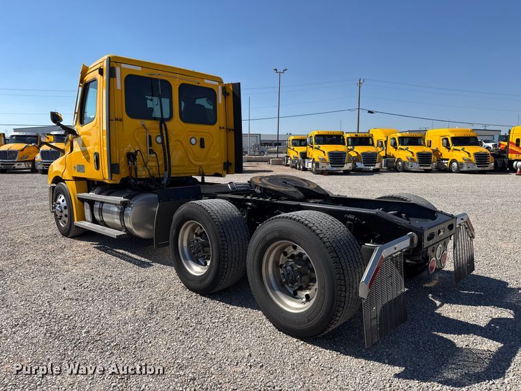 image for item FC4496 2022 Freightliner Cascadia 126 semi truck