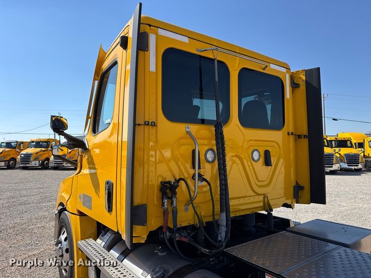 image for item FC4496 2022 Freightliner Cascadia 126 semi truck