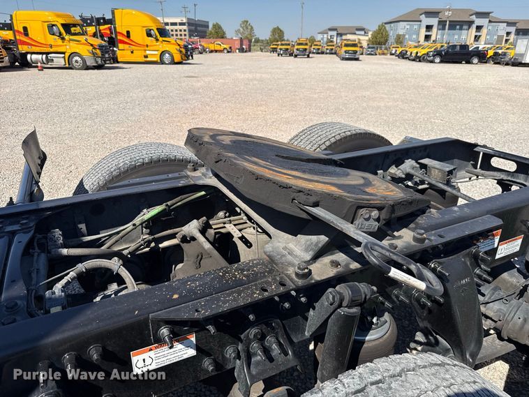 image for item FC4496 2022 Freightliner Cascadia 126 semi truck