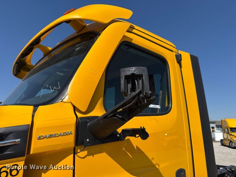 image for item FC4496 2022 Freightliner Cascadia 126 semi truck