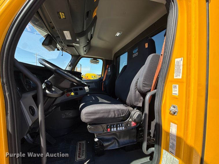 image for item FC4496 2022 Freightliner Cascadia 126 semi truck