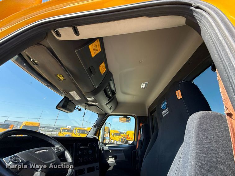 image for item FC4496 2022 Freightliner Cascadia 126 semi truck
