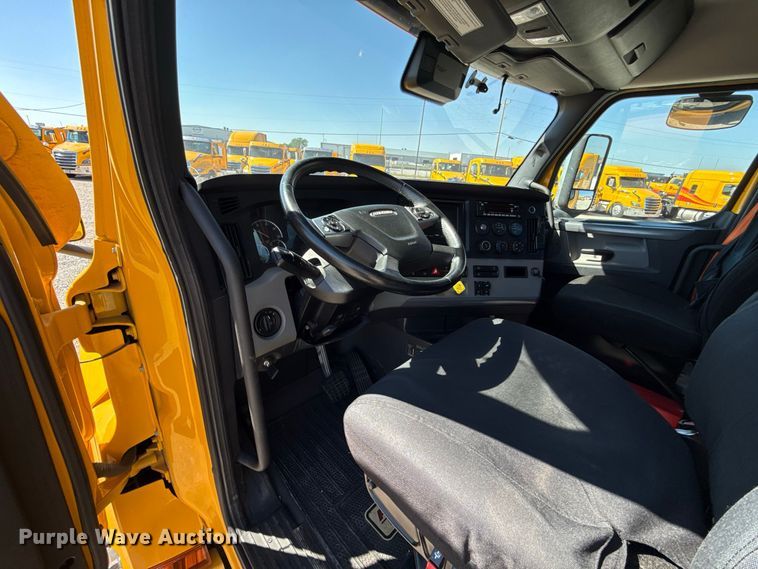 image for item FC4496 2022 Freightliner Cascadia 126 semi truck