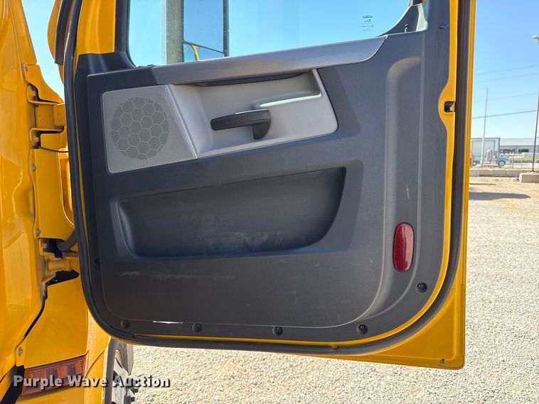 image for item FC4496 2022 Freightliner Cascadia 126 semi truck