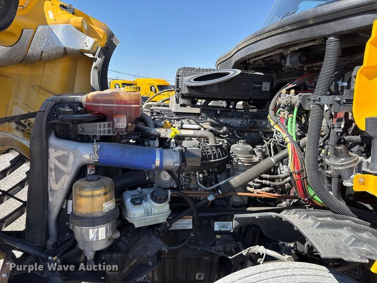 image for item FC4496 2022 Freightliner Cascadia 126 semi truck