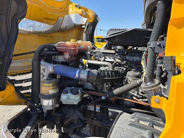 image for item FC4496 2022 Freightliner Cascadia 126 semi truck