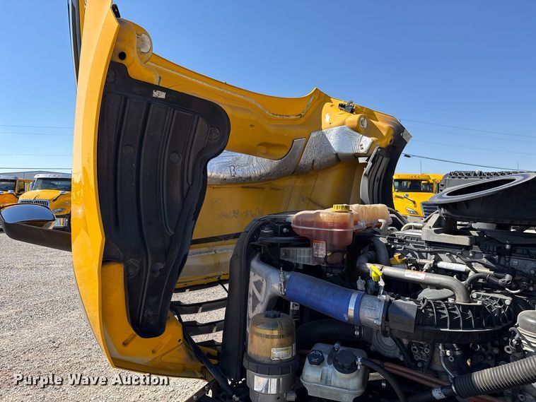 image for item FC4496 2022 Freightliner Cascadia 126 semi truck