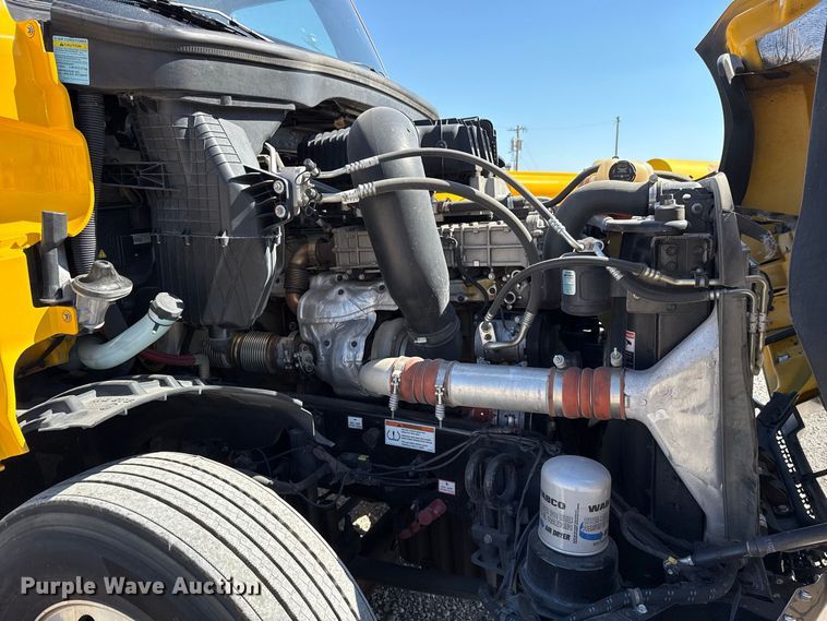 image for item FC4496 2022 Freightliner Cascadia 126 semi truck