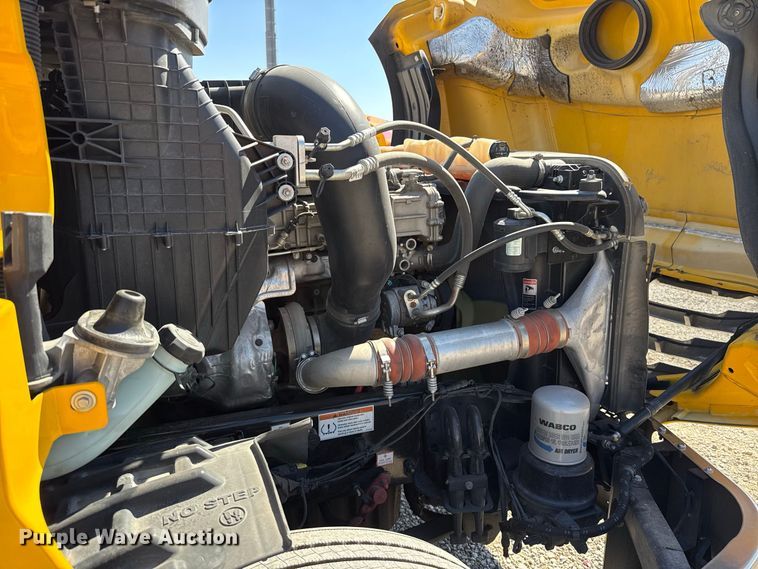 image for item FC4496 2022 Freightliner Cascadia 126 semi truck