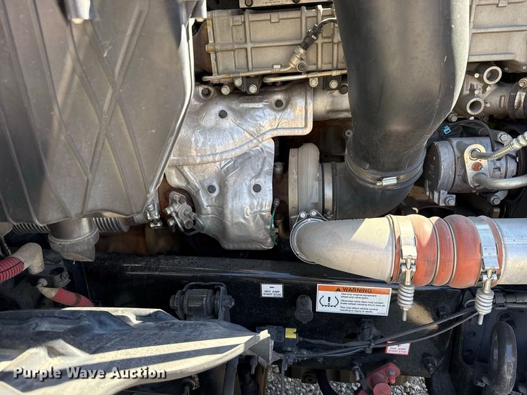 image for item FC4496 2022 Freightliner Cascadia 126 semi truck