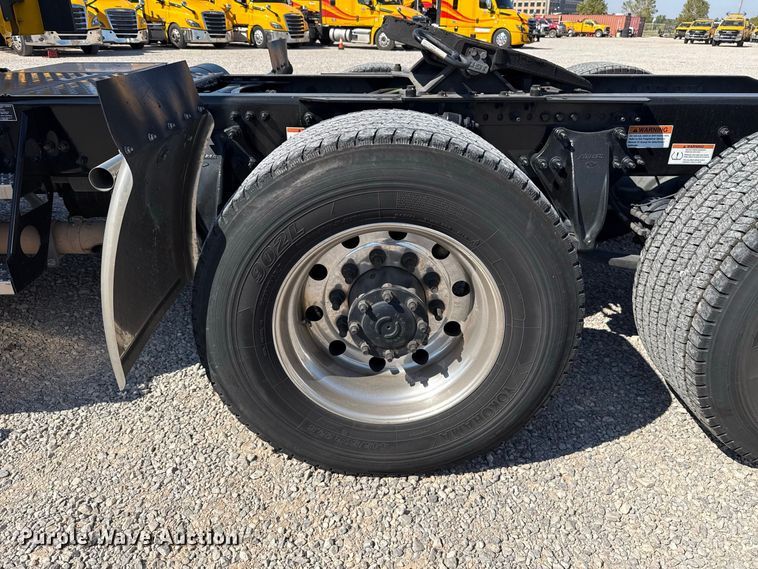image for item FC4496 2022 Freightliner Cascadia 126 semi truck