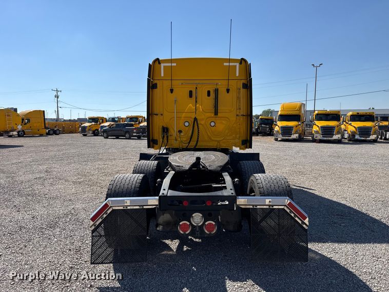 image for item FC4497 2022 Freightliner Cascadia 126 semi truck